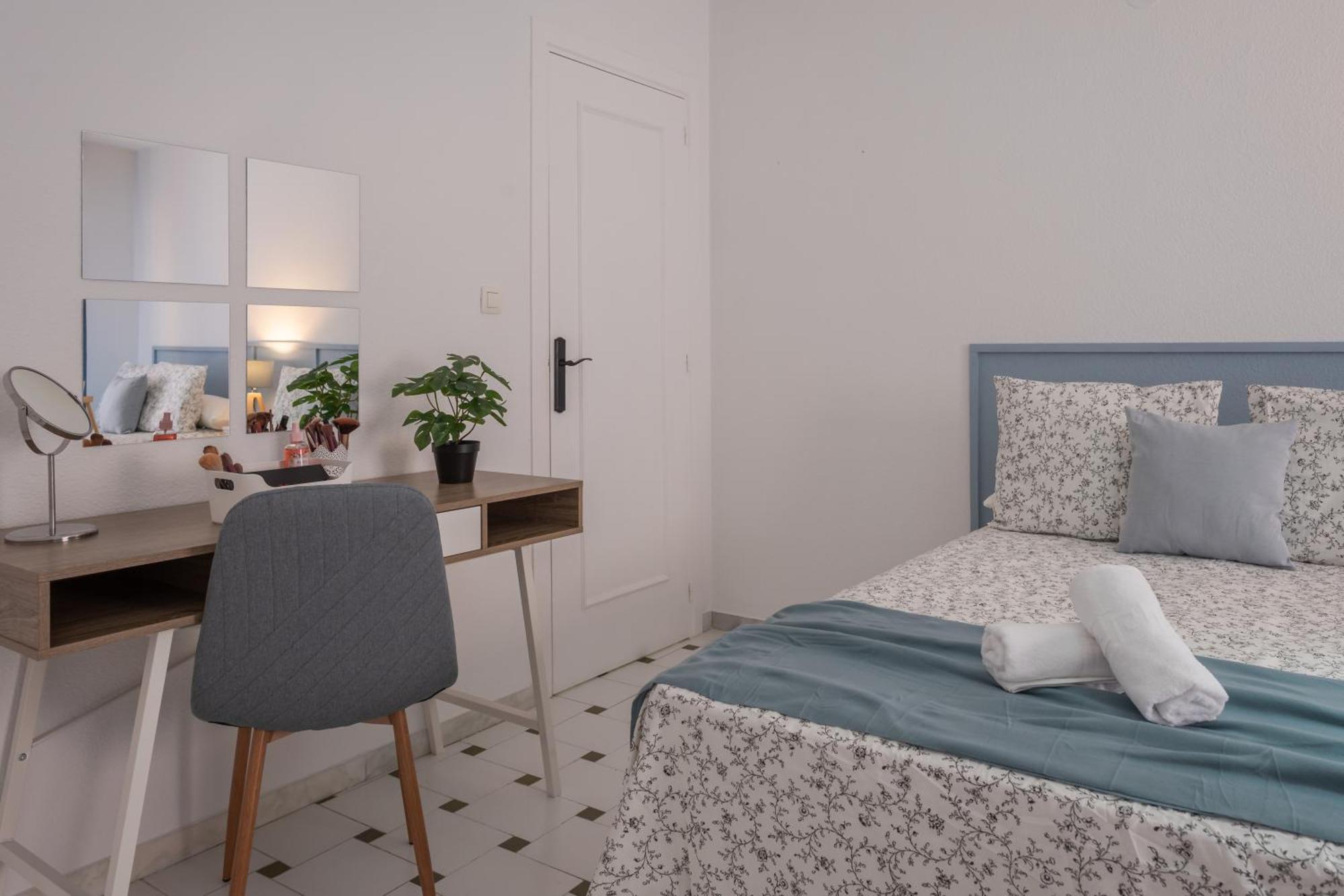 Mrs Apartamento En Gran Via De Colon Parking Granada Exterior photo